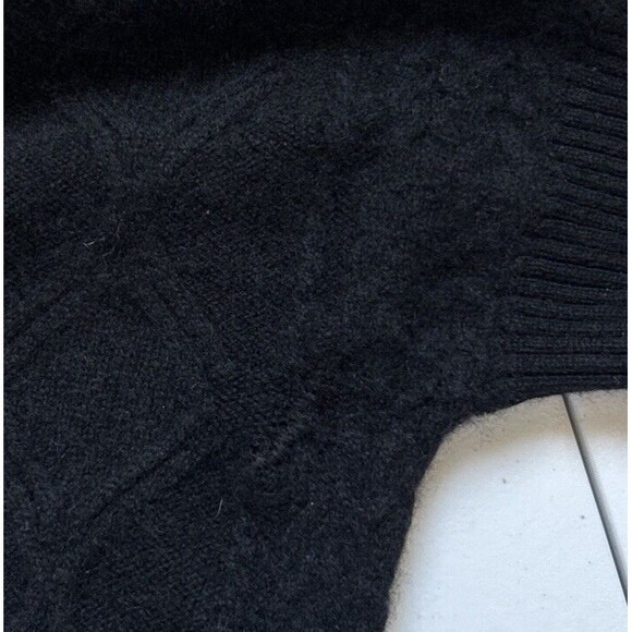 Quinn Women’s One Size V-Neck 100% Cashmere Black Sweater Boho Goth Flaws - Picture 7 of 9